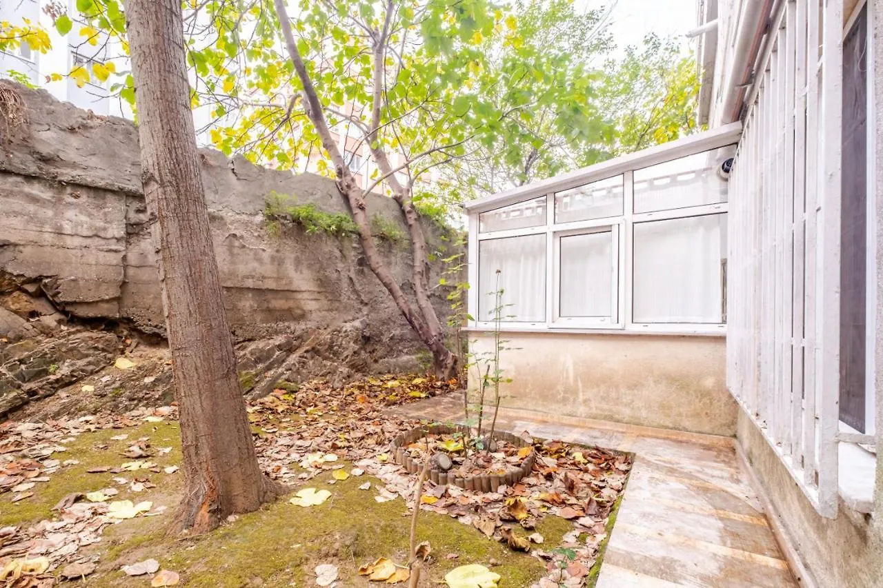 公寓 Vibrant Flat Close To Zorlu Center With Backyard 伊斯坦布尔 土耳其